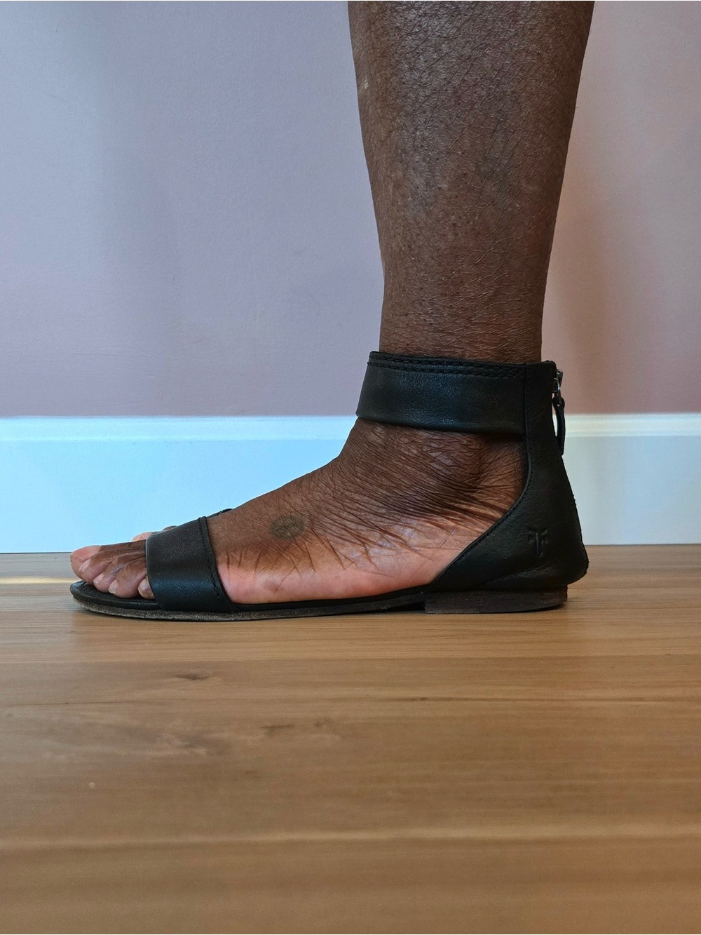 frye | carson ankle zip sandal | leather | black | us 9